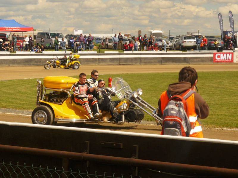 Kvalifikace o Speedway GP 2010 na krátké ploché dráze v Divišově