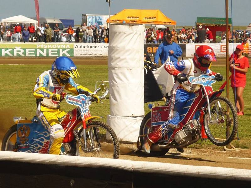 Kvalifikace o Speedway GP 2010 na krátké ploché dráze v Divišově