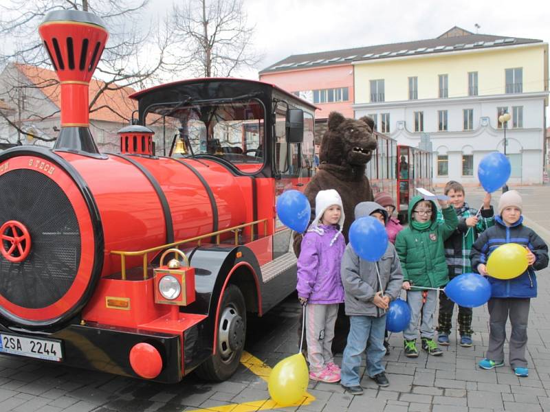 Ekovláček do Konopiště vyrazil poprvé 1. dubna hodinu před polednem.