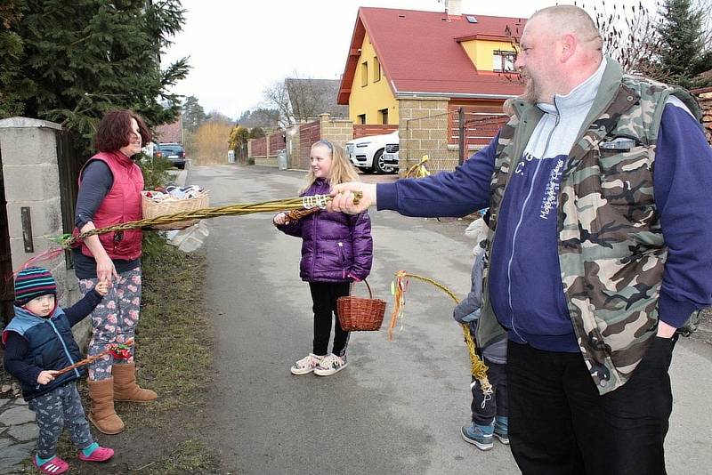 Velikonoční koledování v Peceradech.