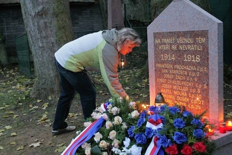 Ve Vlkovci mají od úterý 11. listopadu 2014 pomník padlým v první světové válce.