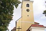 Kostel Nanebevzetí Panny Marie z pol. 12. století v Louňovicích pod Blaníkem.