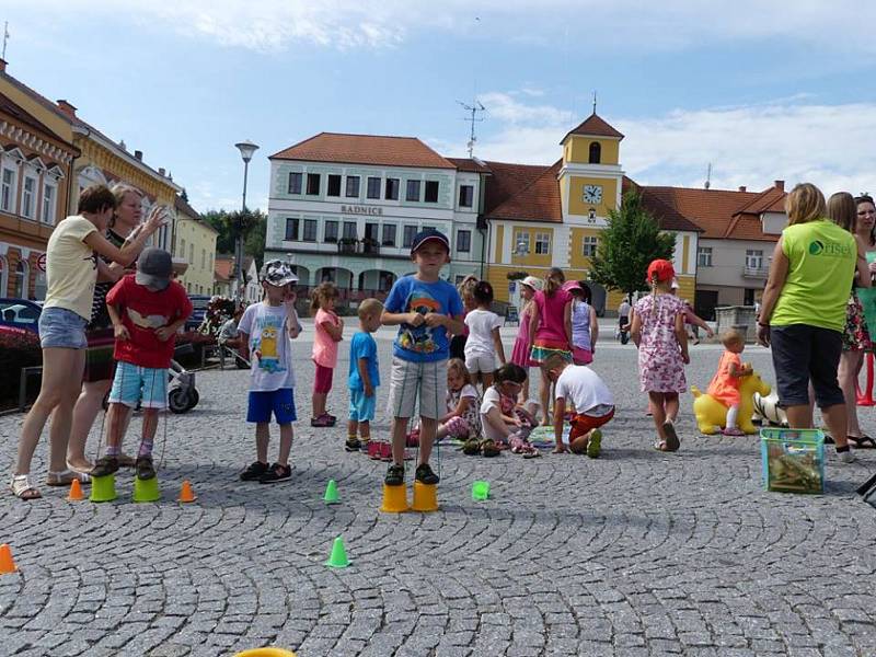 Herničku vytvořili pod širým nebem na votickém náměstí.