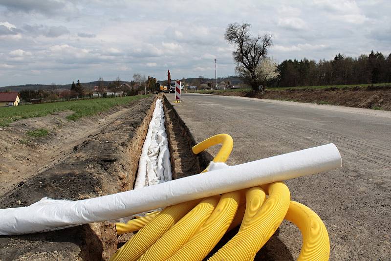 Rekonstrukce silnice II/112 u Chotýšan.