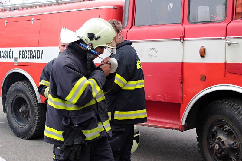 Kvůli stromům na elektrickém vedení nešel ve čtvrtek 6. května odpoledne proud například v Peceradech nebo na Brodcích.