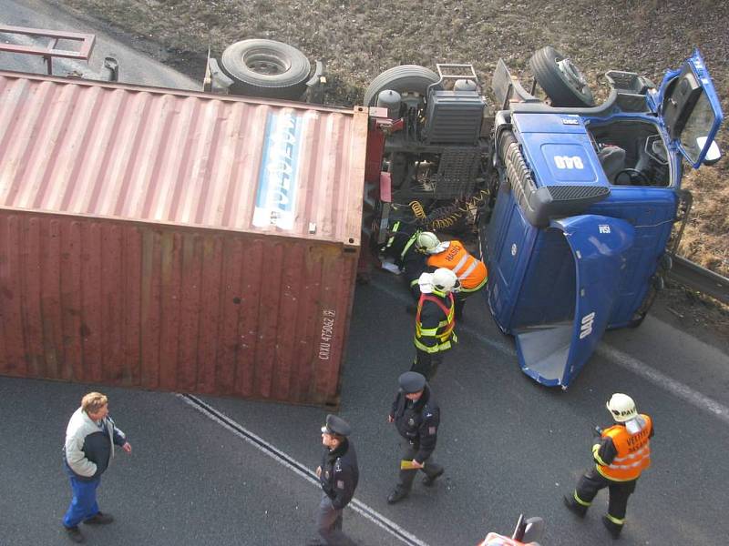 Situace krátce po odvezení zraněného řidiče