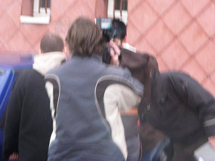 Ve středu 28. ledna v 11 hodin převáželi policisté z Benešova jednoho ze zatčených do cely předběžného zadržení