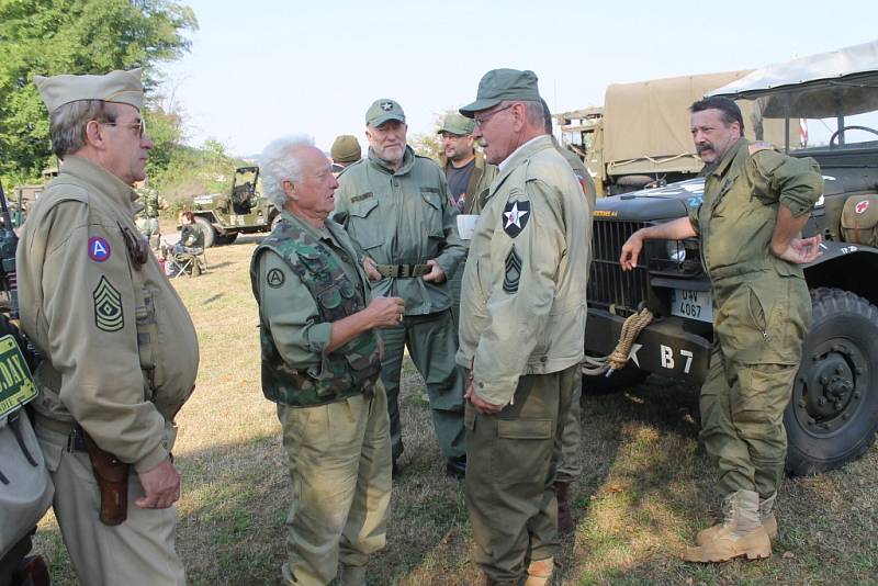 Deváté setkání příznivců US Army v Drahňovicích. 