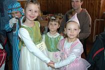 Na dětský karneval do sálu krhanického hostince U Krkovičky dorazí každý rok  zhruba 150 dětí, ale i dospěláků v maskách. 