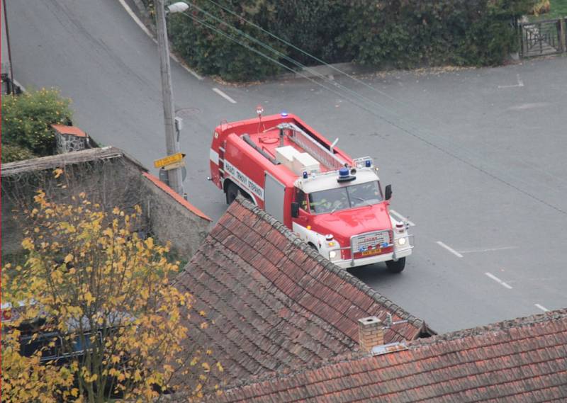 Hasičské taktické cvičení na hradu Český Šternberk.