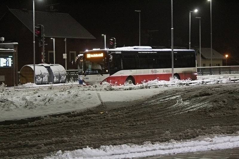 Zasněžený Týnec nad Sázavou ve čtvrtek 7. ledna 2021 ráno.