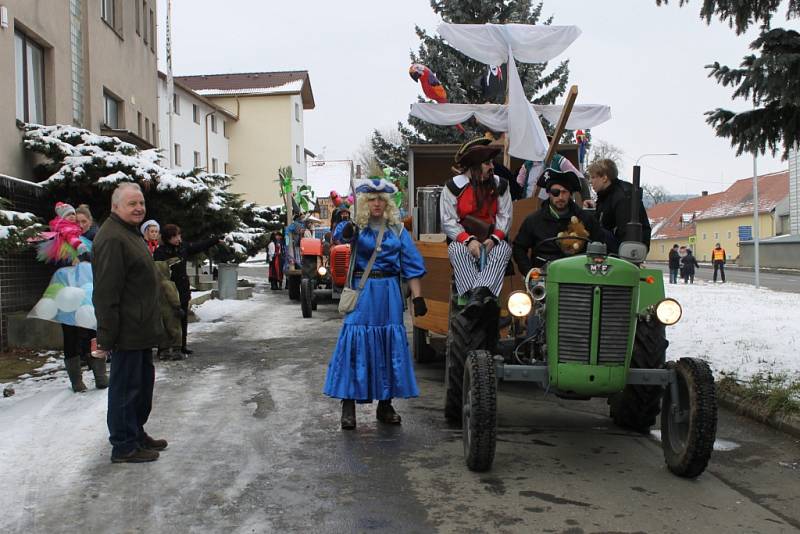 Masopustní rej oživil ulice Čechtic