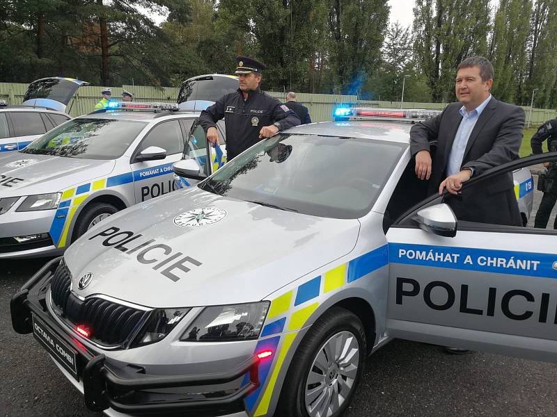 Z představení nových policejních vozidel Škoda Octavia combi.