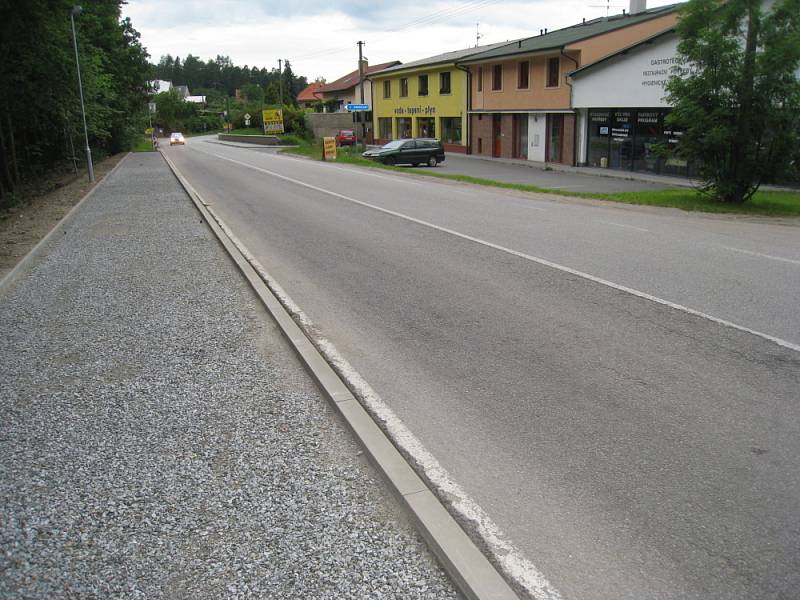 Nová stezce pro cyklisty a pěší mezi Týncem a Bukovany