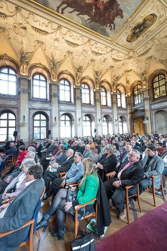 V senátu připomínali výročí vystěhování Neveklovska.