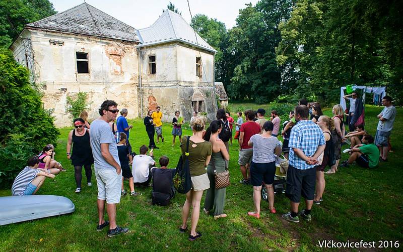 Návštěvníci VlčkoviceFest se mohou těšit na bohatý program i na vystoupení známých českých kapel.