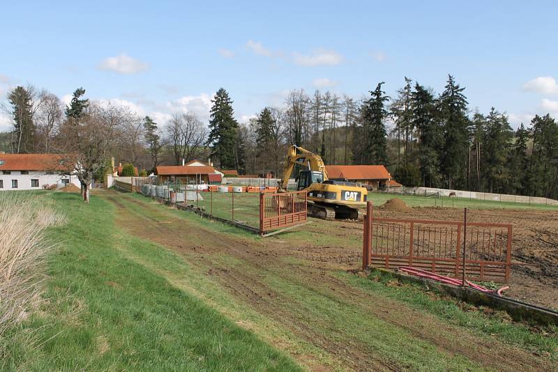 Výstavbu domků pro klienty v Odlochovicích zahájili