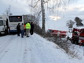 Dopravní nehoda ve Václavicích zablokovala na téměř dvě hodiny provoz silnice z Benešova do Netvořic. 