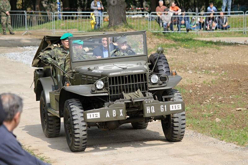 Ministr obrany ČR Martin Stropnický ve VTM Lešany.