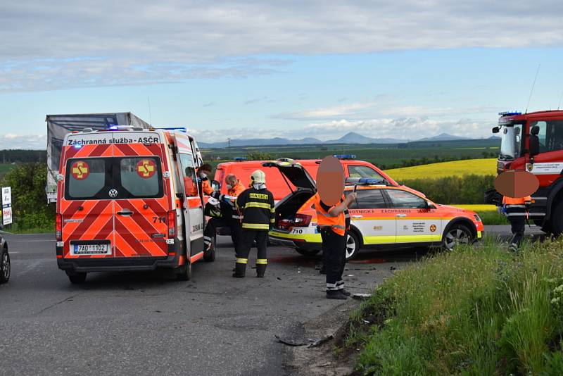 U Tuřan se stala vážná nehoda, zasahoval vrtulník.