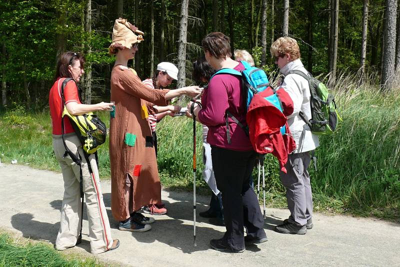 Na trasy jubilejního 25. ročníku Družecké šlápoty se vydalo přes pět set turistů.