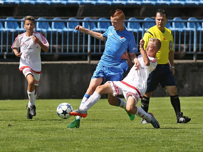 Kladenský pohár 2017. Turnaj pro kategorii U15 proběhl poslední červencový víkend na Stadionu Františka Kloze