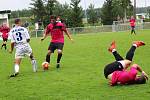 Tatran Rakovník (v růžovém) doma podlehl Kladnu na na penalty 0:1. 