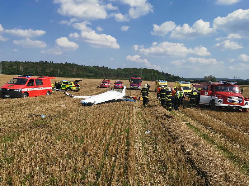 Z pádu letadla nedaleko obce Žilina 4. září 2021.
