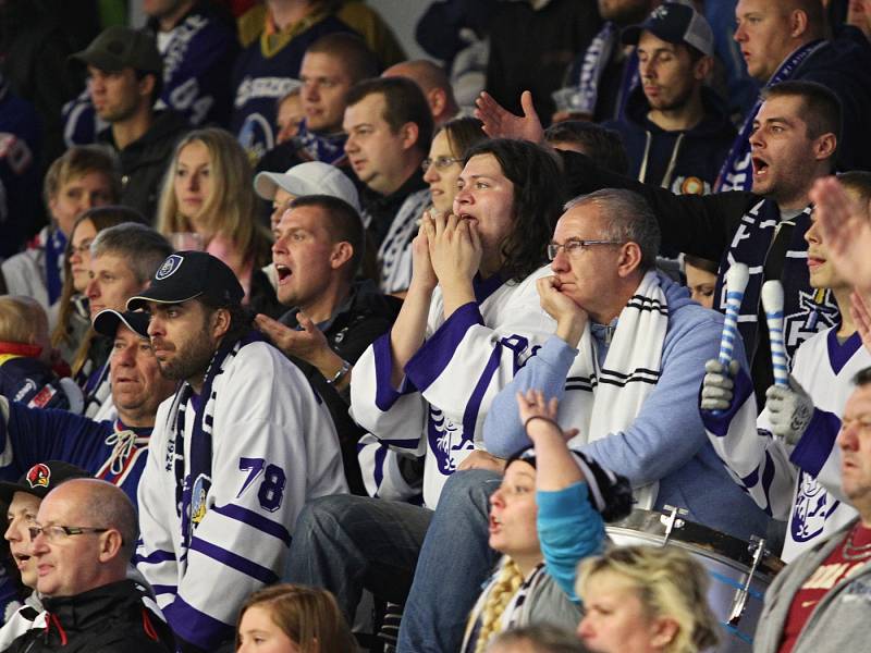 Rytíři přejeli Benátky, diváci se dočkali hokejové radosti // Rytíři Kladno – HC Benátky 7:2, WSM liga LH, 10. 10  2015