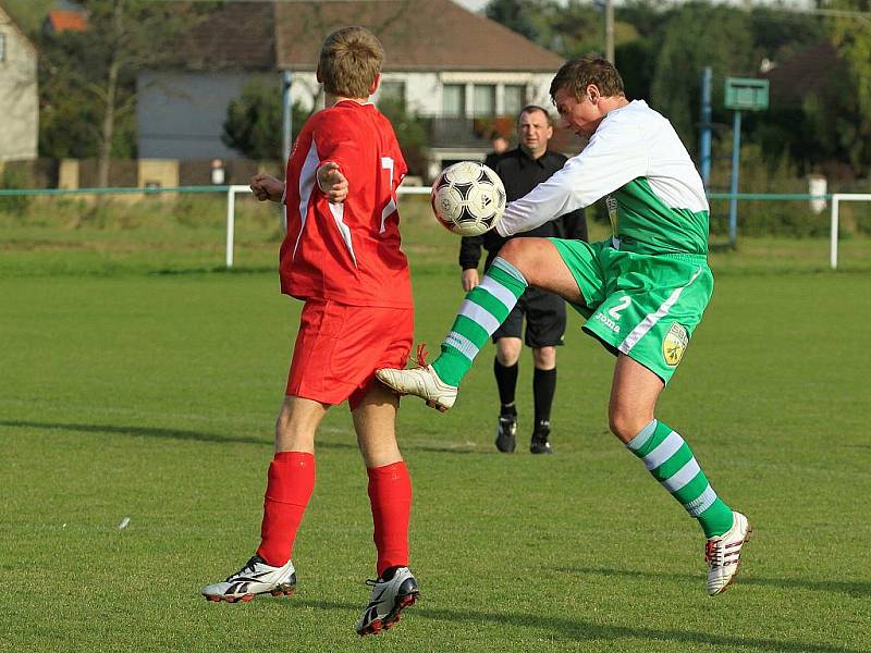 Sokol Hostouň B - SK Třebichovice 10:0 , utkání IV.tř. sk.A (Kladno)  2010/11, hráno 17.10.2010