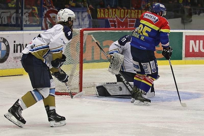 Kladno (v bílém) hostilo ve třetím kole baráže České Budějovice.