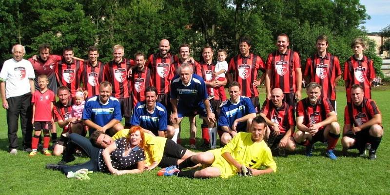 Sokol Zákolany slavil 100 let trvání. Moderovala zdejší celebrita Bára Štěpánová, přítomny byly také Ivan Hlas či elitní fotbalisté minulosti Ivan Hašek nebo Ladislav Vízek a jeho Kozlovna. 