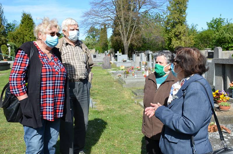 Vzpomínku padlých rudoarmějců a občanů Brandýska uctili na tamním hřbitově