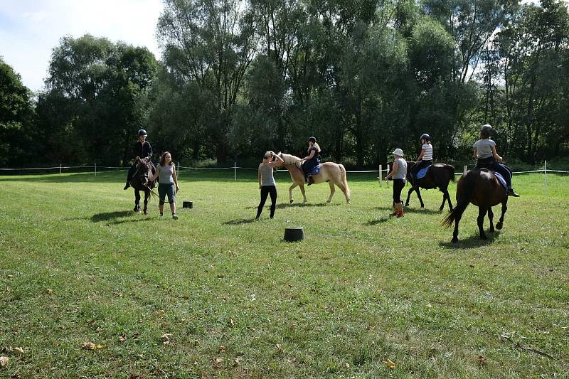 Tradiční sportovní víkend s koňmi se konal v Drchkově.