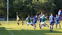 Velvary ( v modrém) - Jablonec B 2:0. Domácím se v ČFL daří a jsou v čele tabulky.