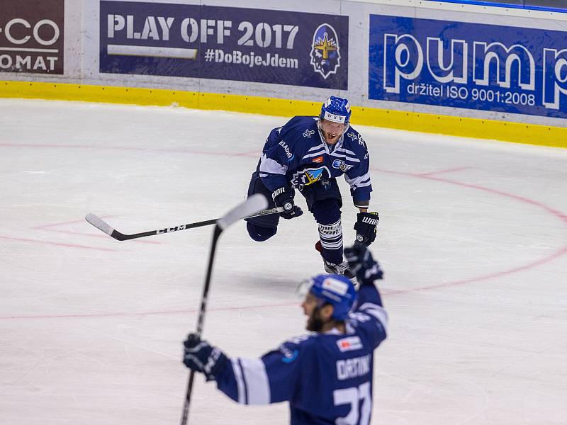 Kladno - Jihlava, čtvrtý zápas play off, hosté vítězí v prodloužení. Tady ještě slaví domácí vedení 3:1