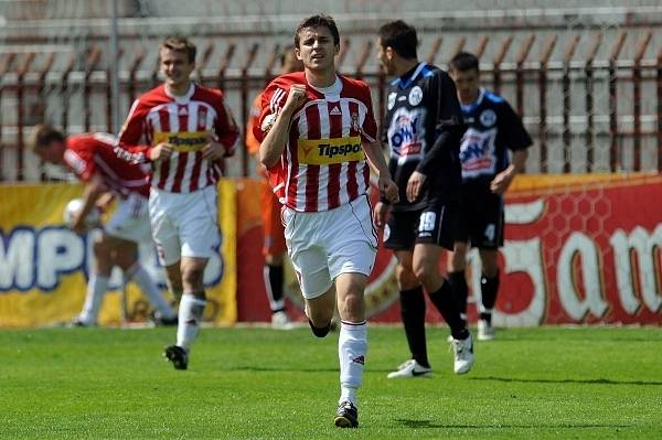 Žižkov - Kladno 2:2, Riste Naumov právě snížil. 