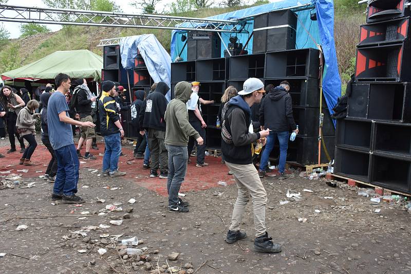 U obce Uhy se konala třídenní technopárty Czarotek 2019.