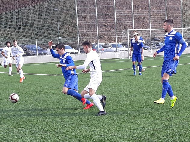 Velvary (v modrém) vyhrály v Trutnově nad Libercem B 1:0.