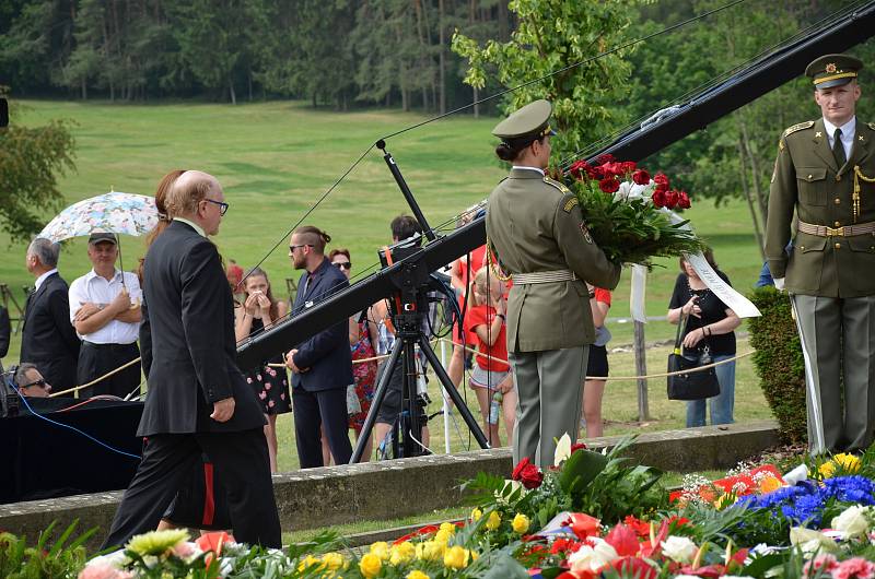 V  Lidicích se uskutečnil pietní akt k 77. výročí lidické tragédie.