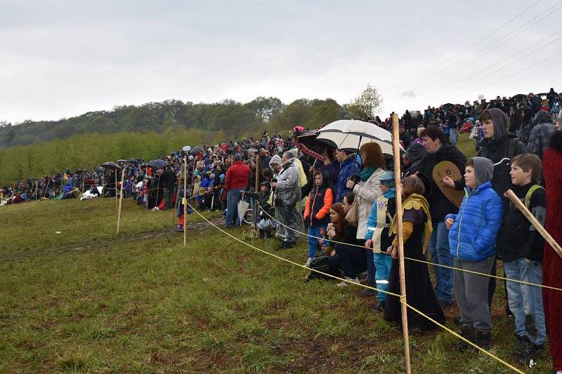 Návštěvníci středověké libušínské bitvy zhlédli další část příběhu o Jindřichu ze Samopše.