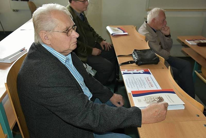 Snímky z desátého ročníku historické konference na téma Všude žijí lidé - Slaný a Slánsko ve XX. století.