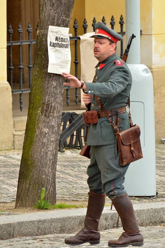 Setkání klubů vojenské historie ve Slaném.