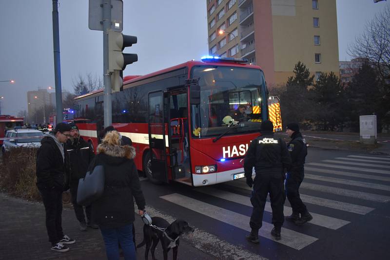 Požár paneláku v Americké ulici v Kladně 25. ledna 2020.