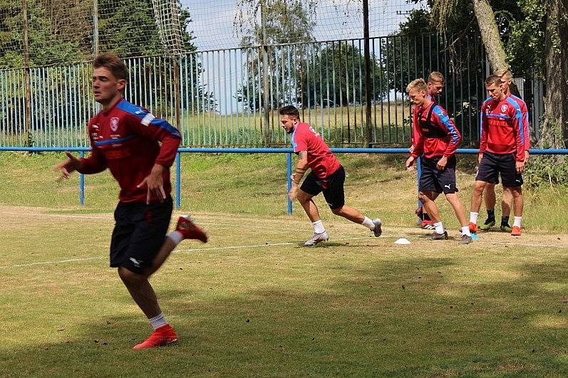 Závěrečné soustředění reprezentace ČR do 19 let před odletem na ME v Arménii.