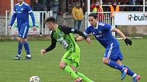 Fotbalisté Velvar (v modrém) v 19. kole ČFL B rozstříleli rezervu FK Mladá Boleslav 5:0.