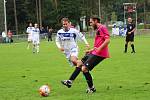 Tatran Rakovník (v růžovém) doma podlehl Kladnu na na penalty 0:1. 