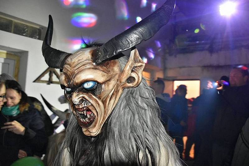 Krampusové v Libušíně