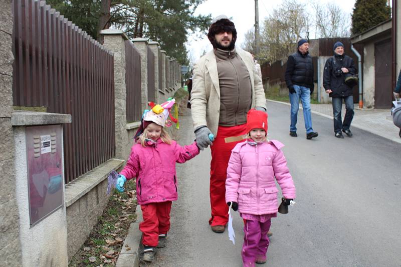 Do ulic se vydala široká škála maškar, nechyběli například tradiční medvědi.