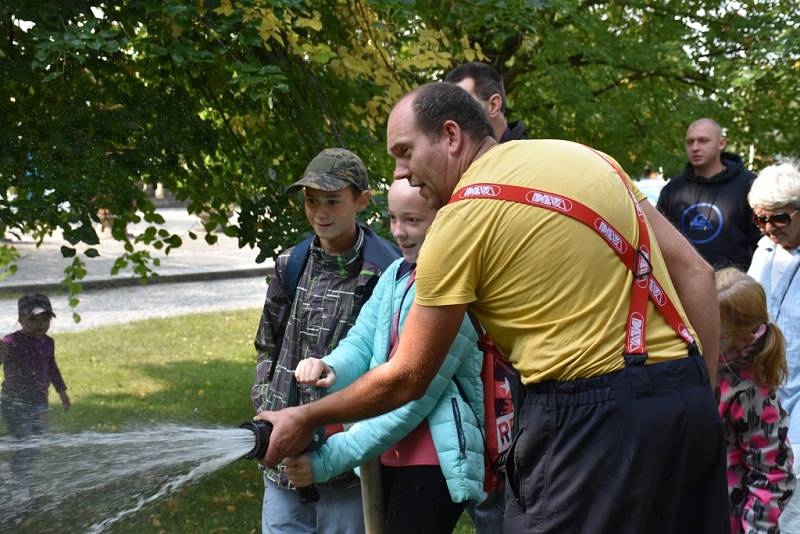 V sobotu se v Lidicích uskutečnil 3. ročník spanilé jízdy veteránů všech kategoriích.